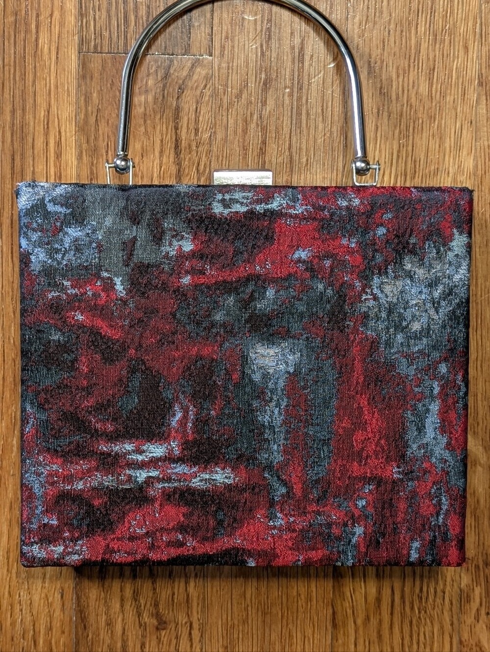 BEAUTIFUL Gianni Bini small Metal Frame/Clasp/Handle Evening Bag New W/O Tags